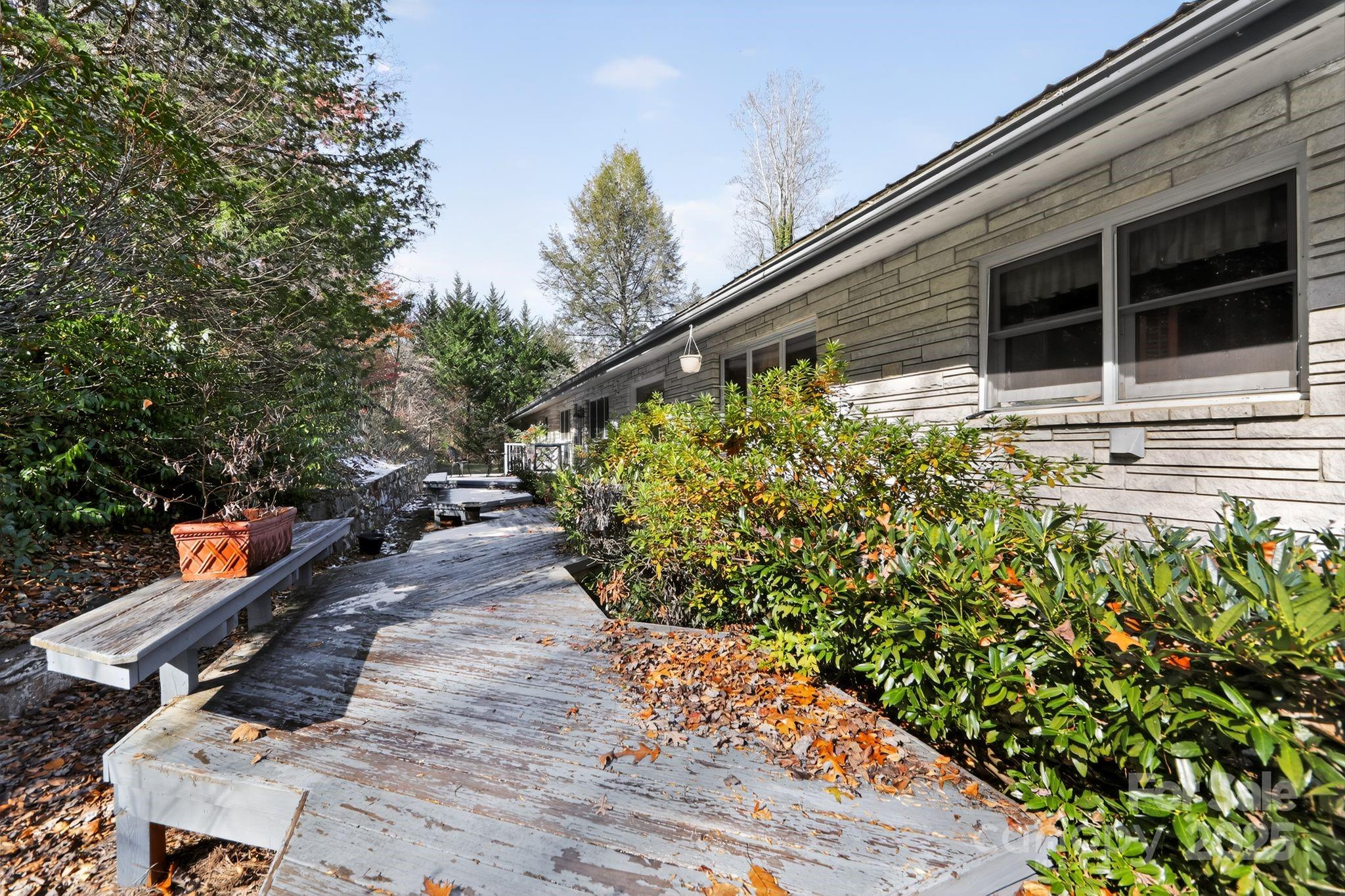 609 S Country Club Drive