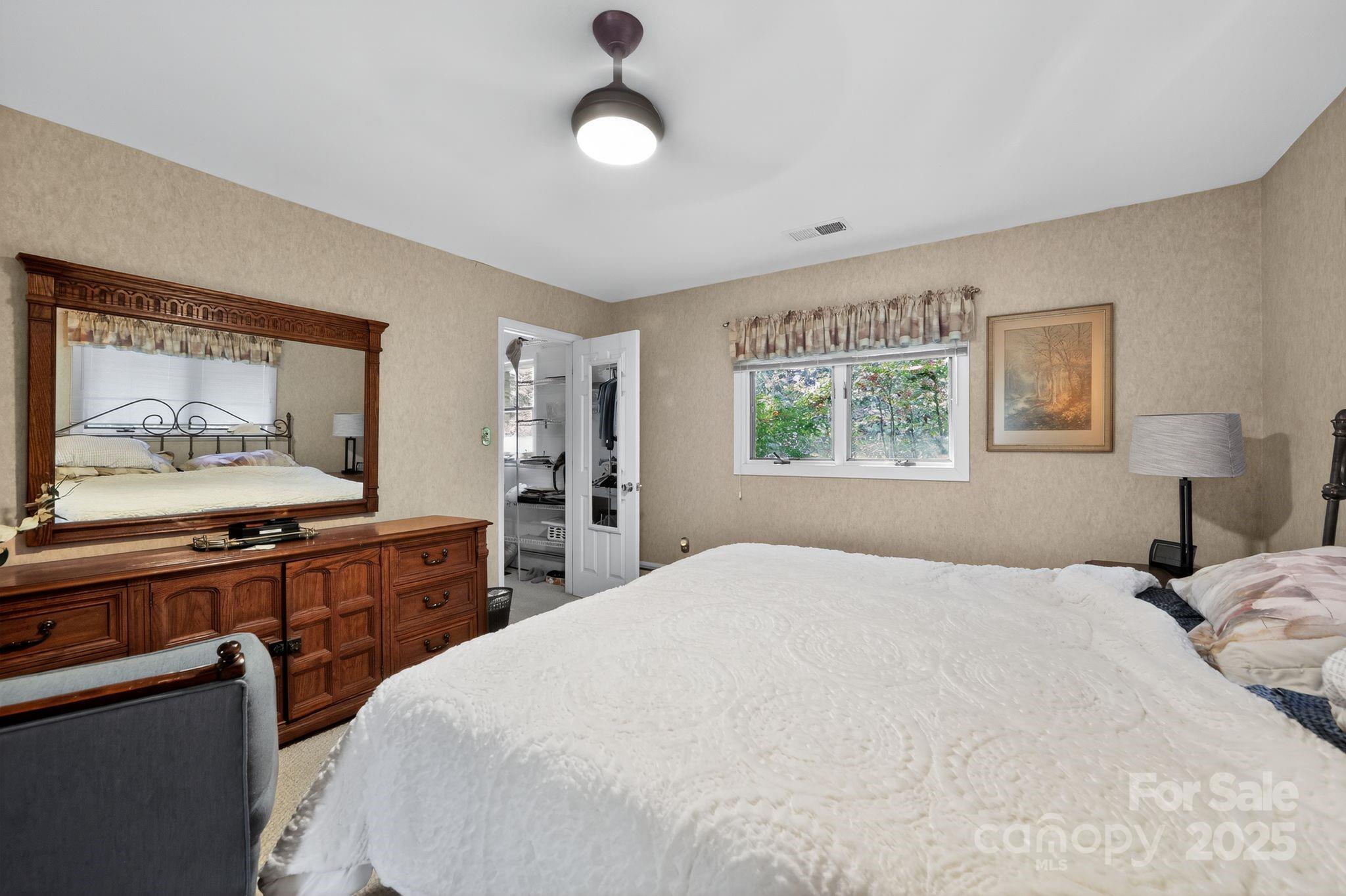 609 S Country Club Drive