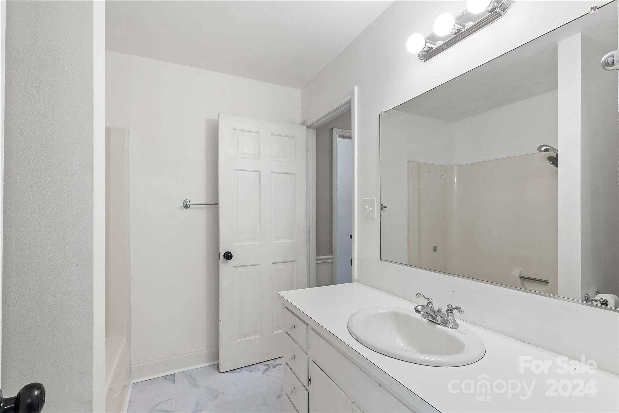 2006 Fairway Drive