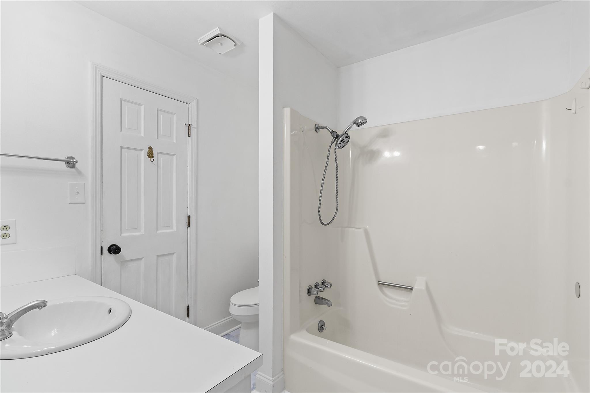 2006 Fairway Drive