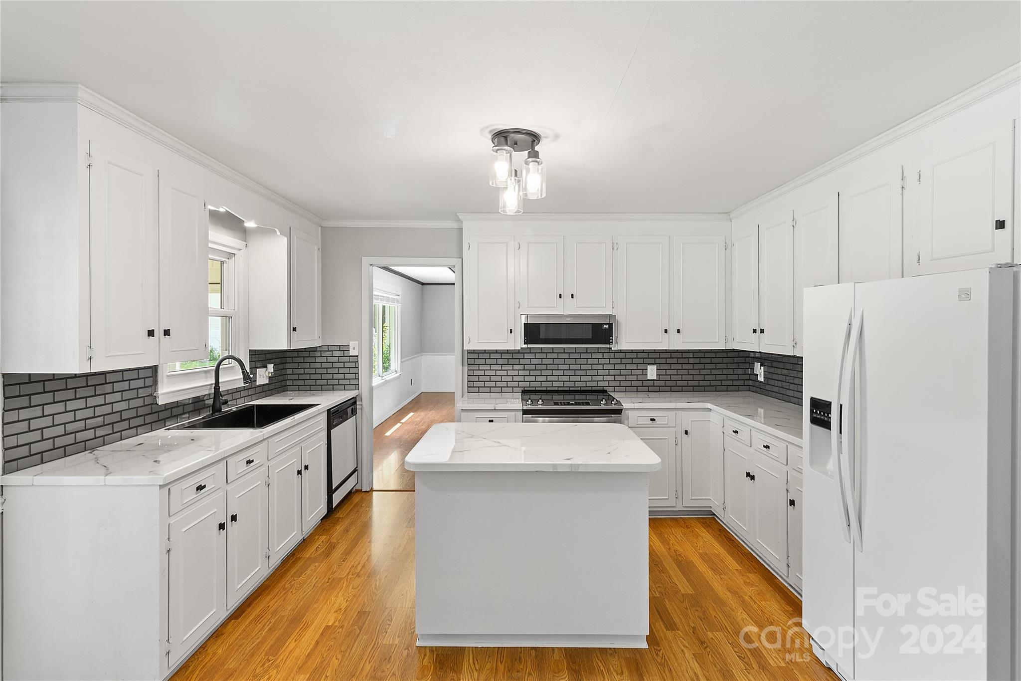 2006 Fairway Drive