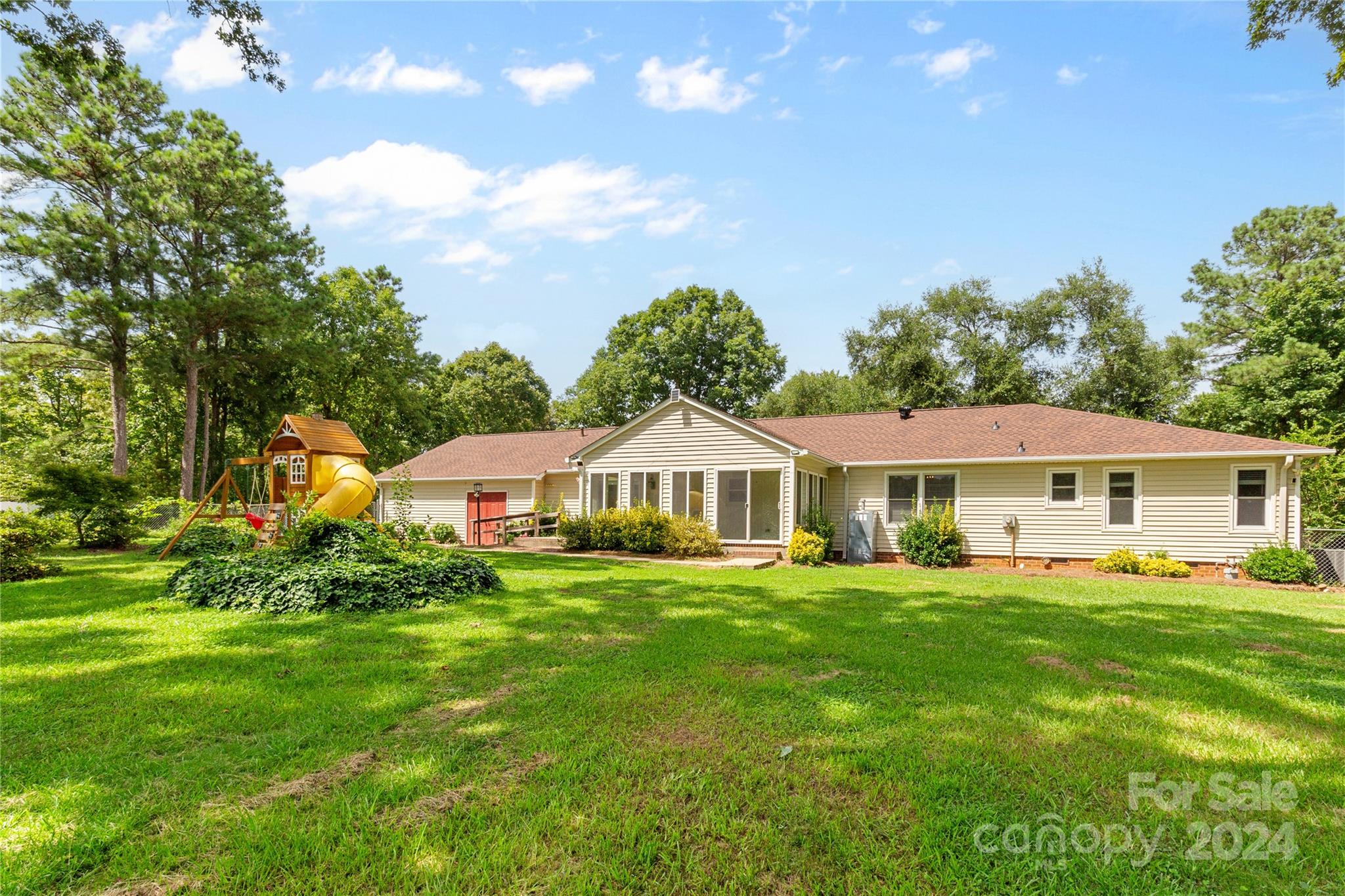 2006 Fairway Drive