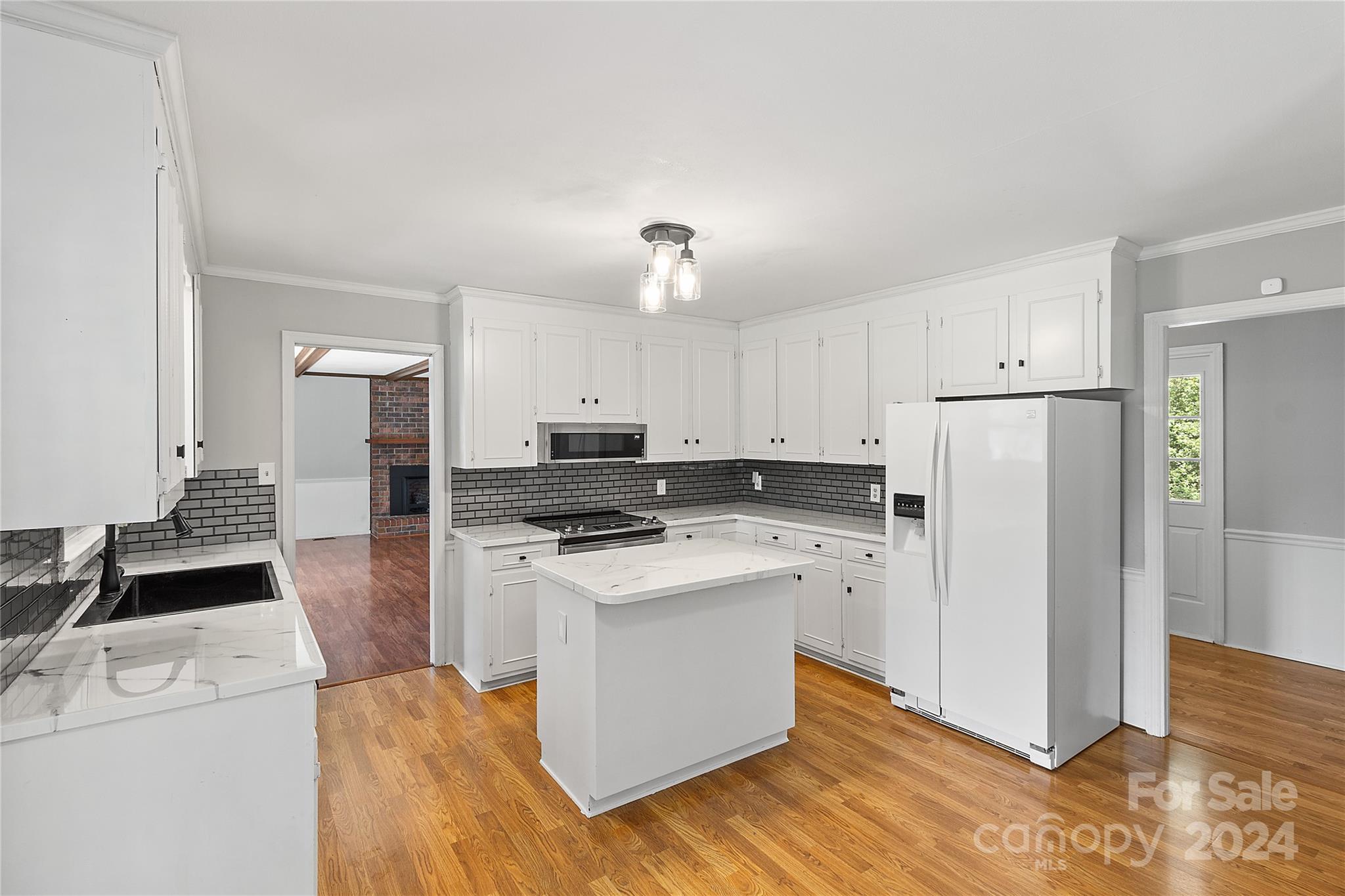 2006 Fairway Drive