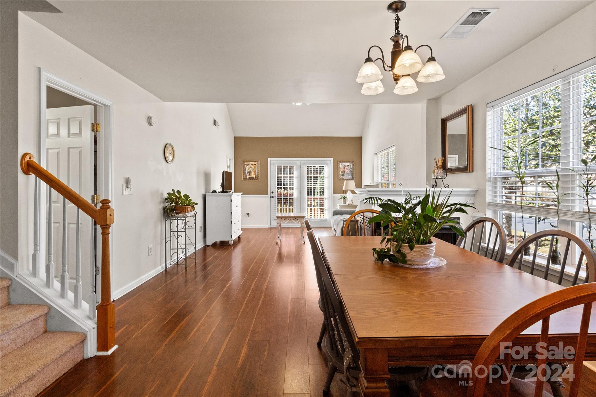 3074 Des Prez Avenue