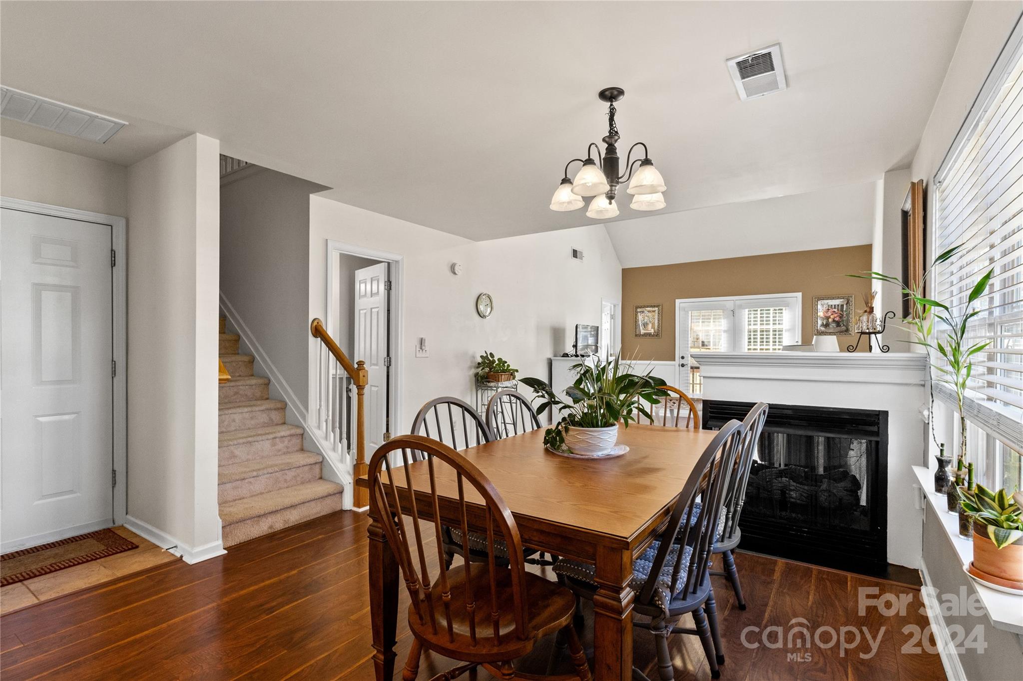 3074 Des Prez Avenue