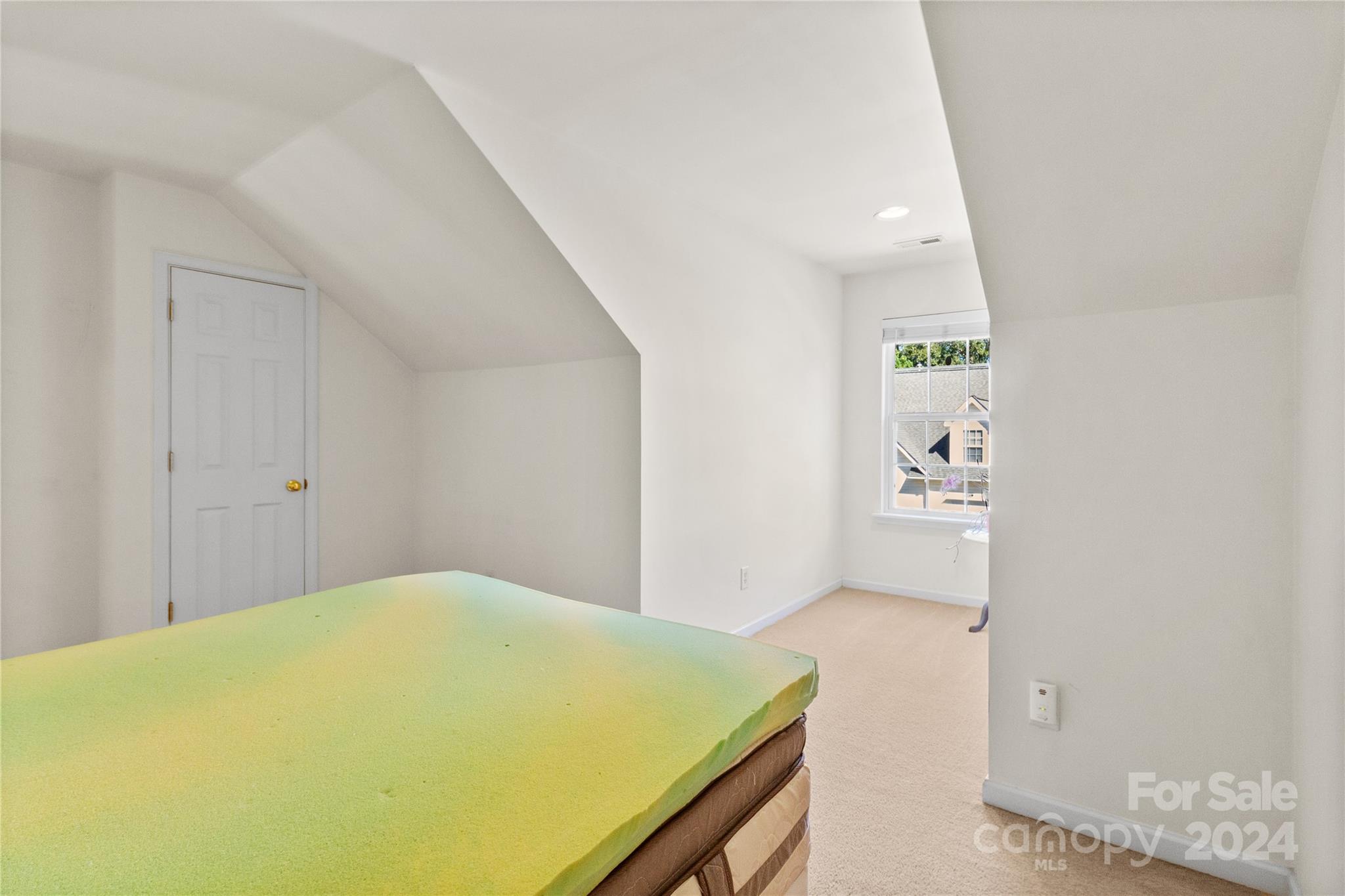 3074 Des Prez Avenue
