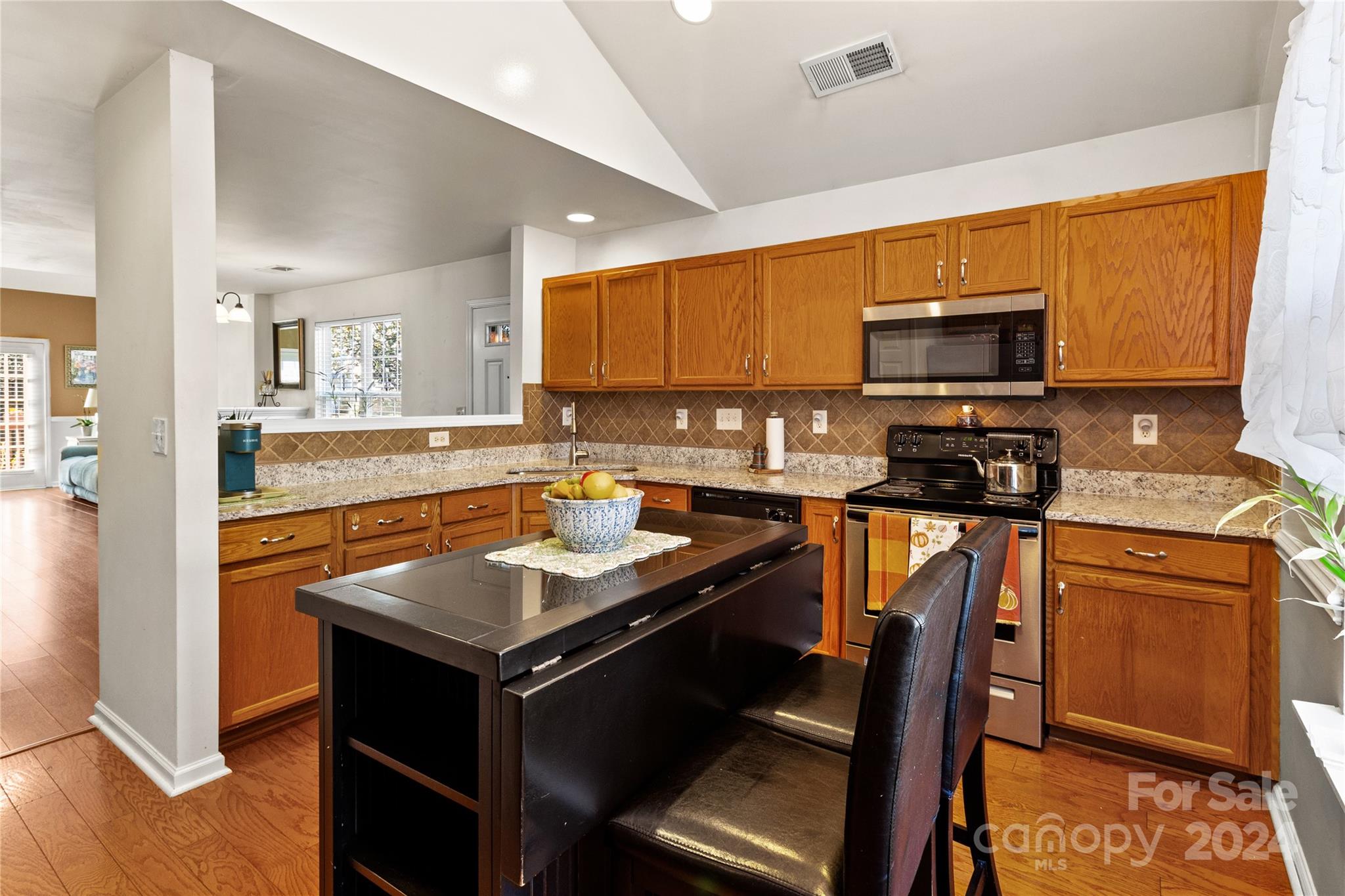 3074 Des Prez Avenue