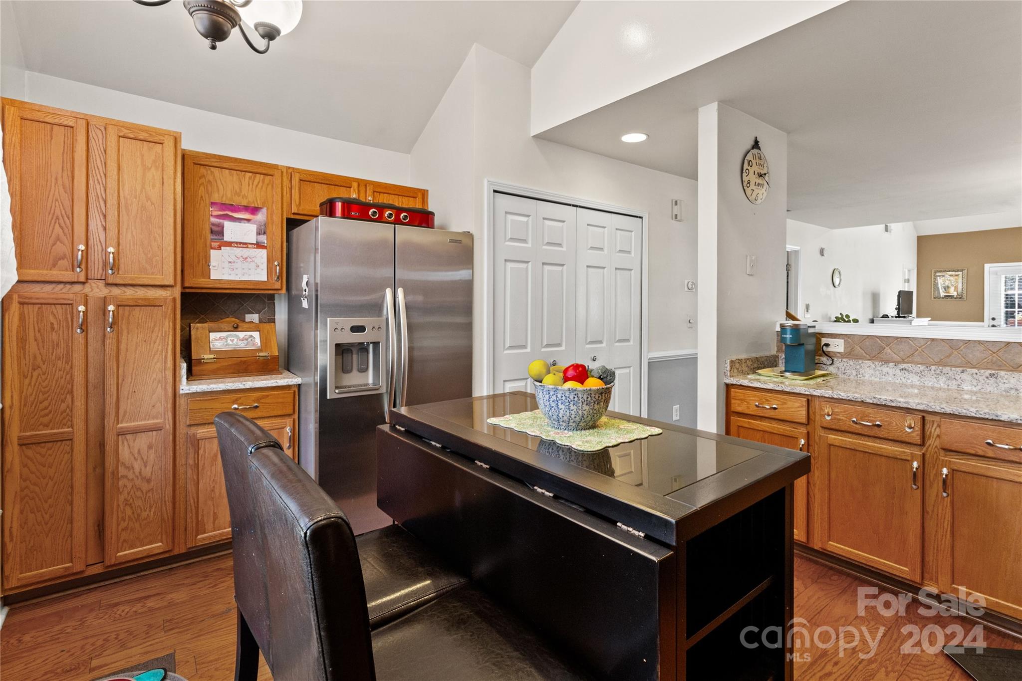 3074 Des Prez Avenue