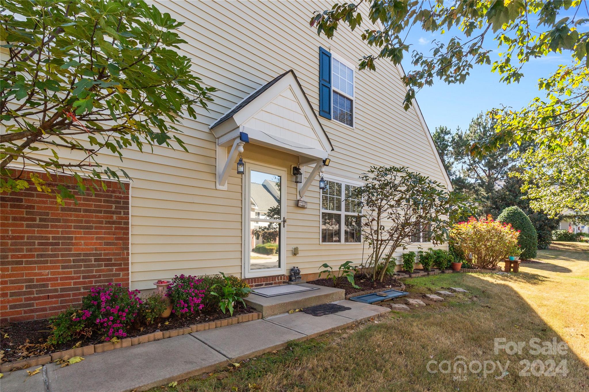 3074 Des Prez Avenue