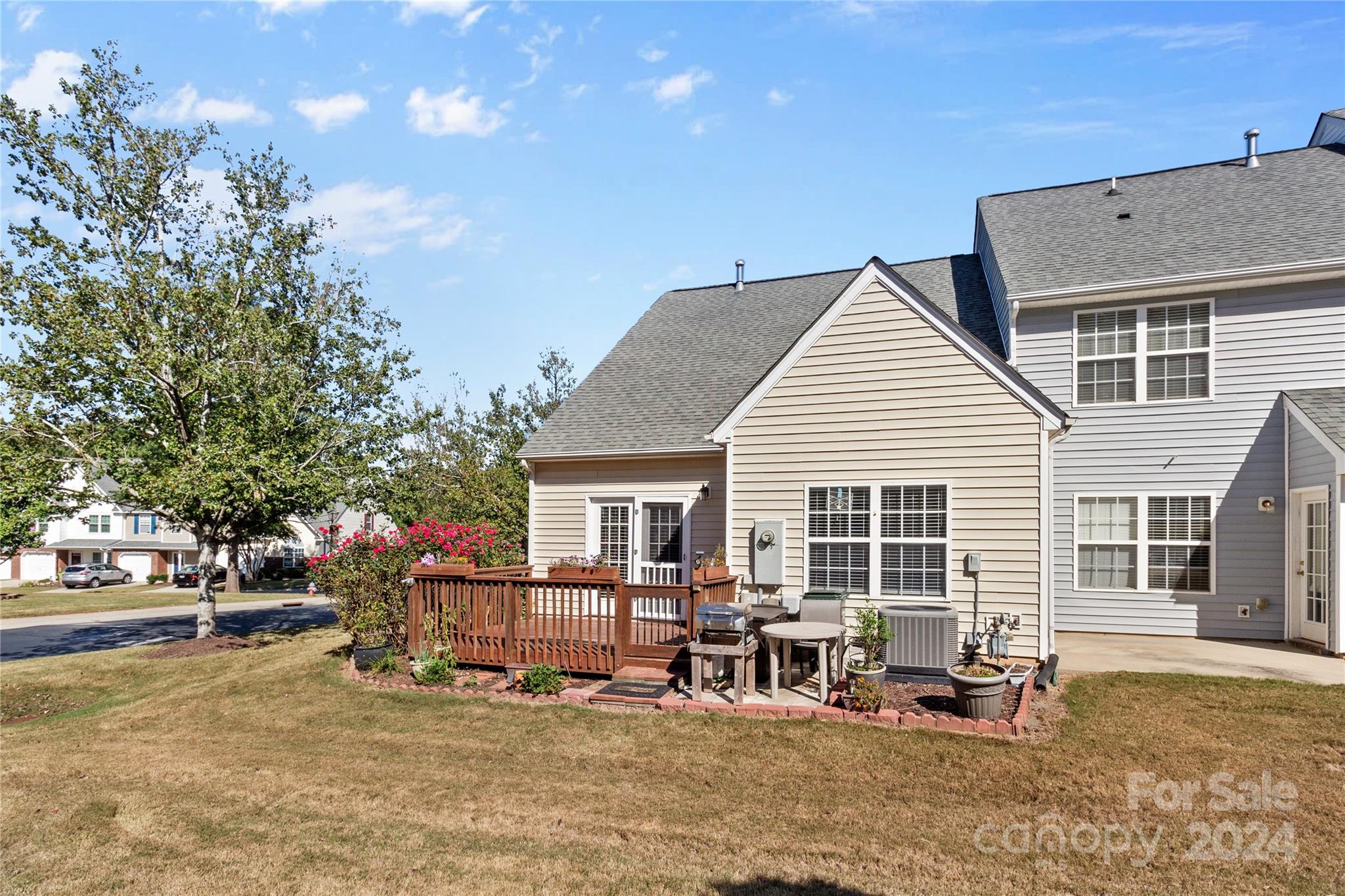 3074 Des Prez Avenue