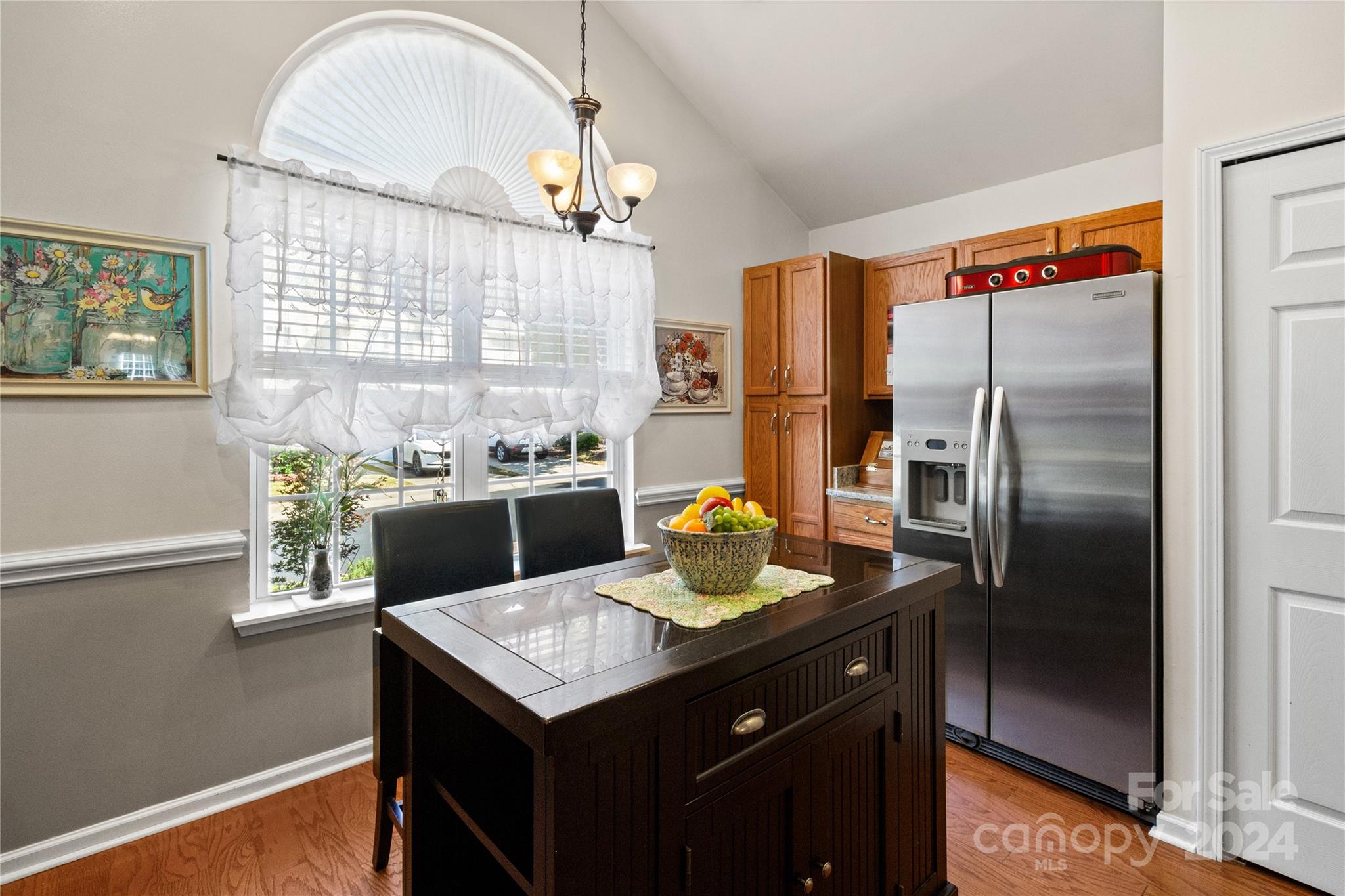 3074 Des Prez Avenue