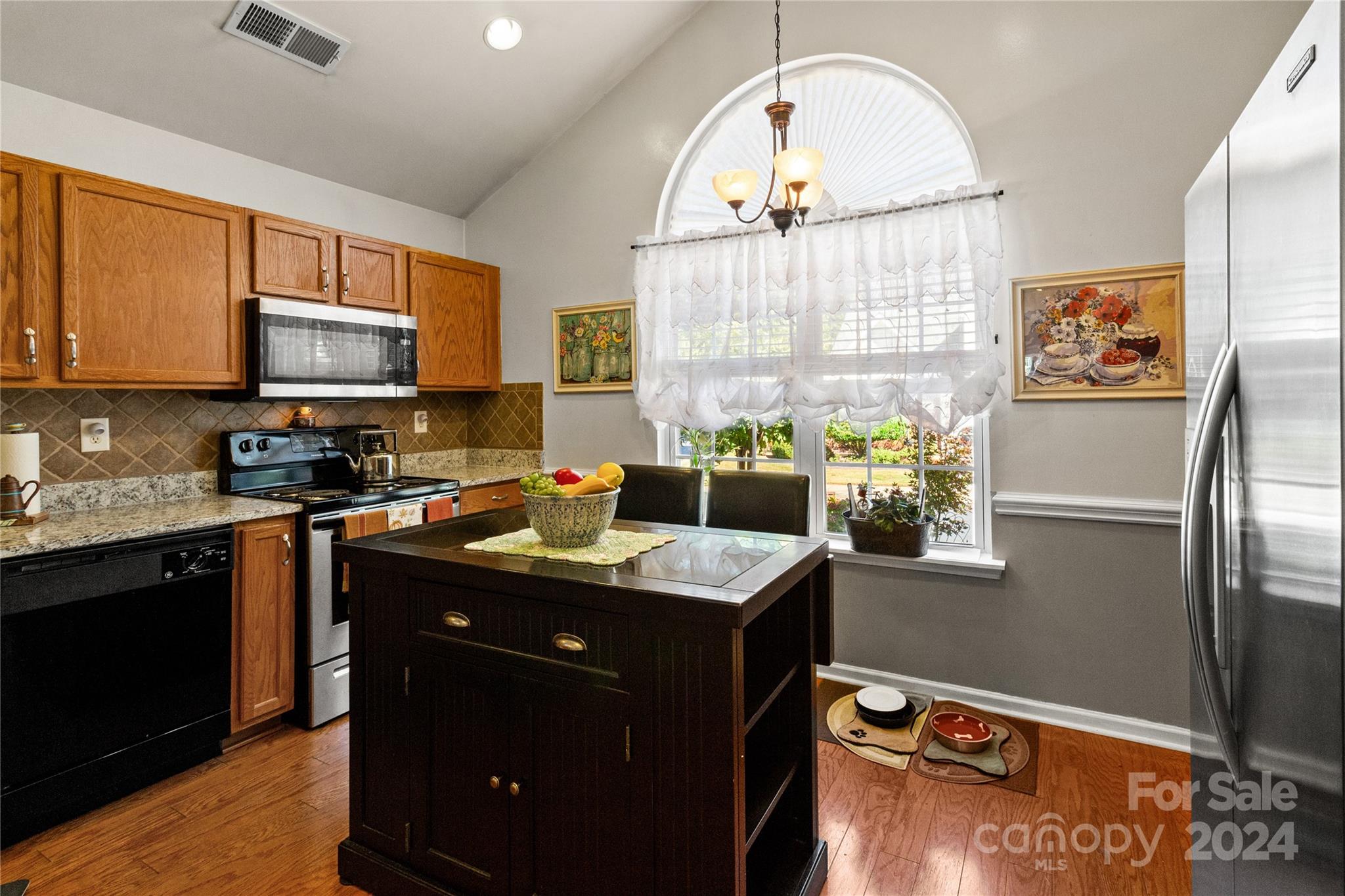 3074 Des Prez Avenue