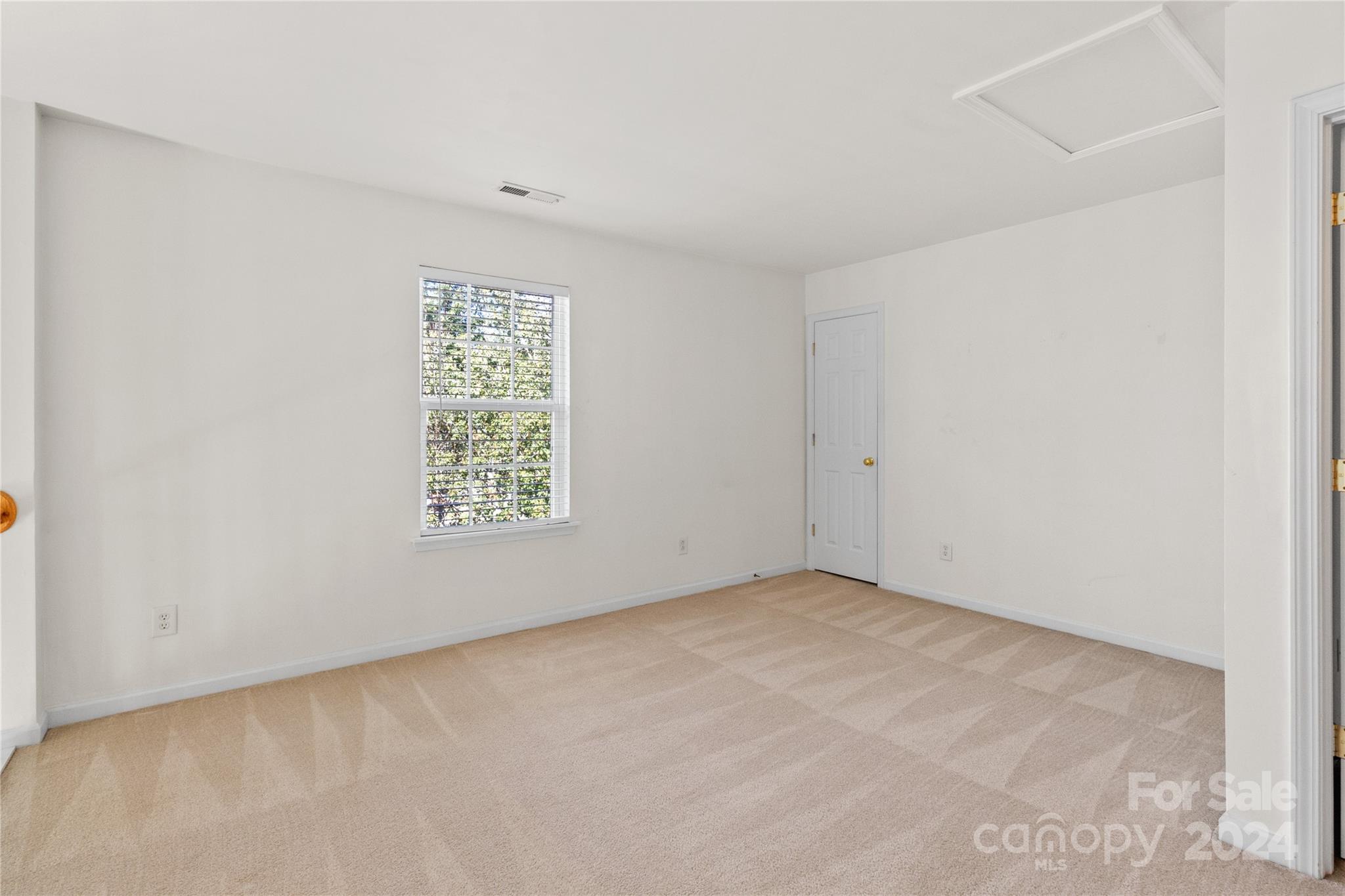 3074 Des Prez Avenue