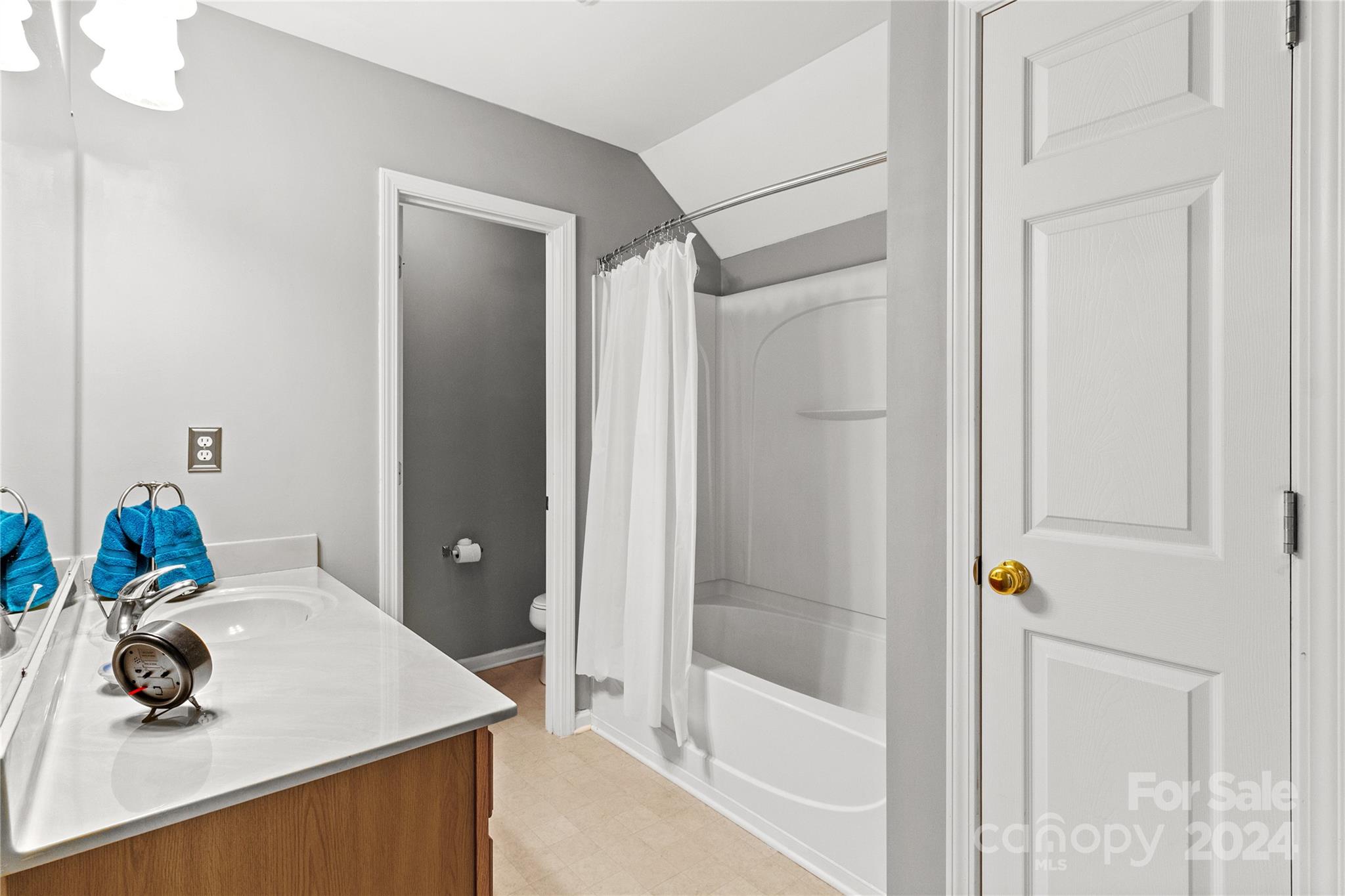 3074 Des Prez Avenue