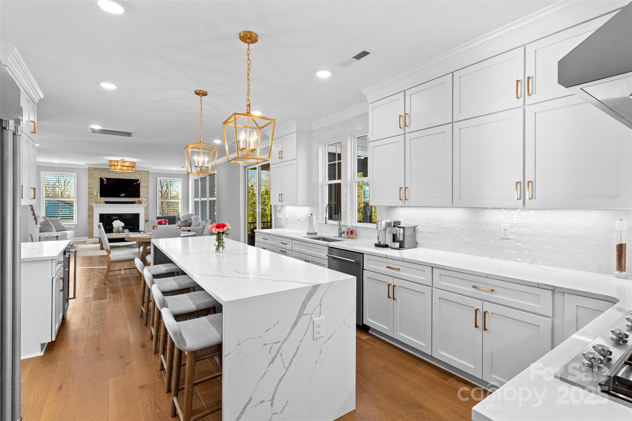 1801 Pin Oak Court