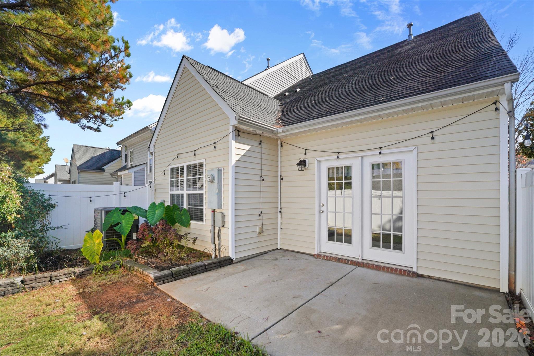 2296 Hanover Court