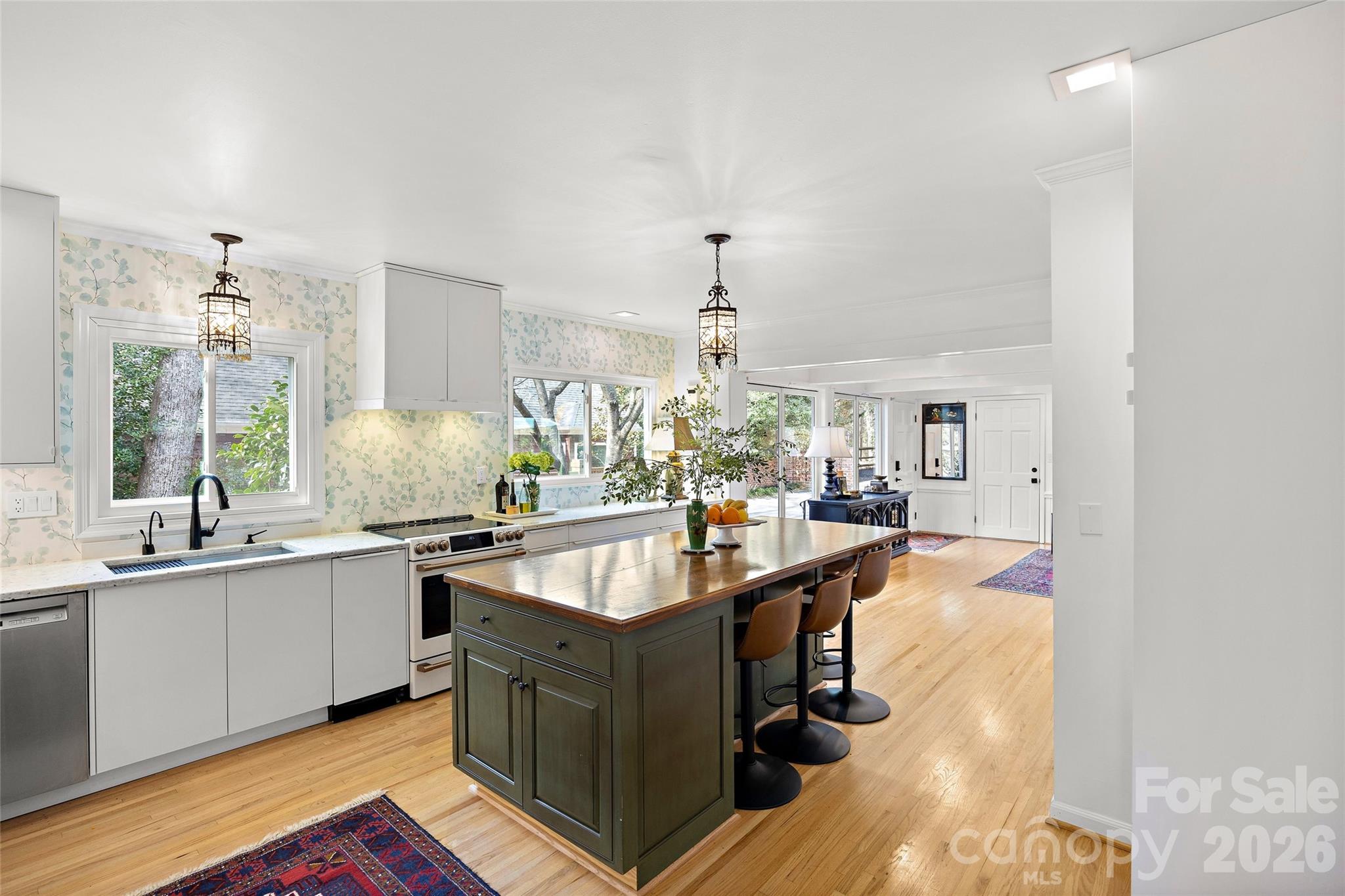 401 Glen Oaks Road
