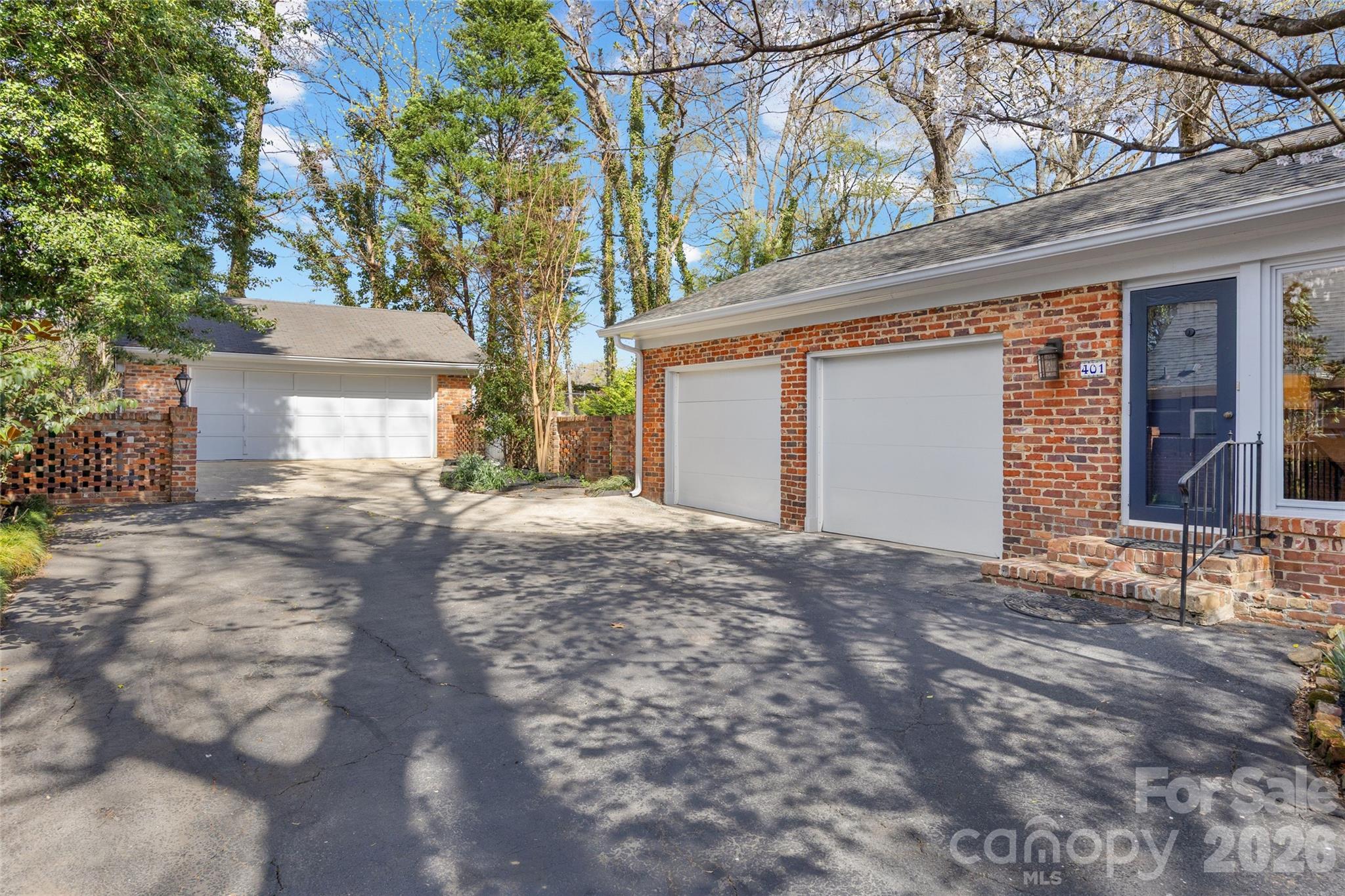 401 Glen Oaks Road
