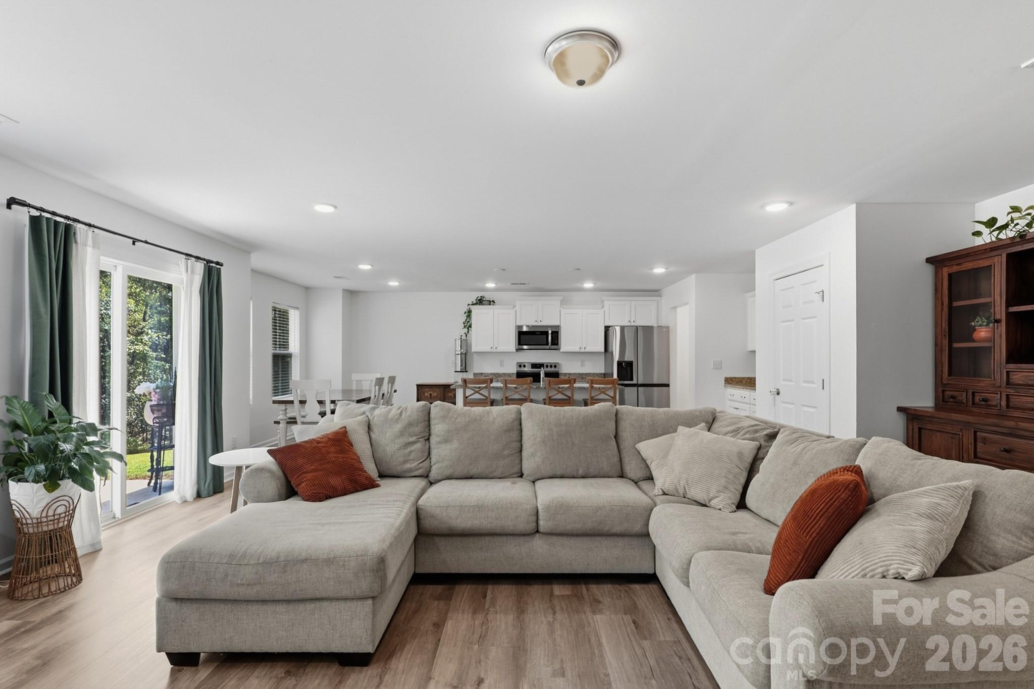 219 W North Corner Road