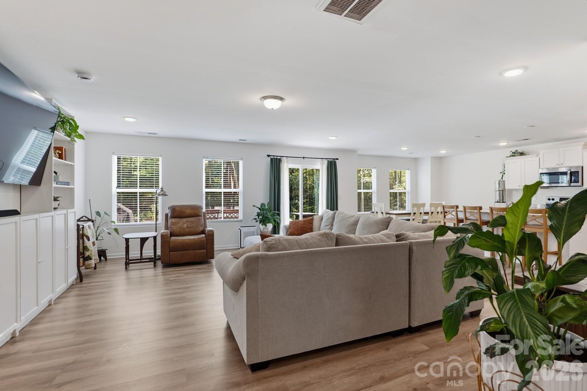 219 W North Corner Road
