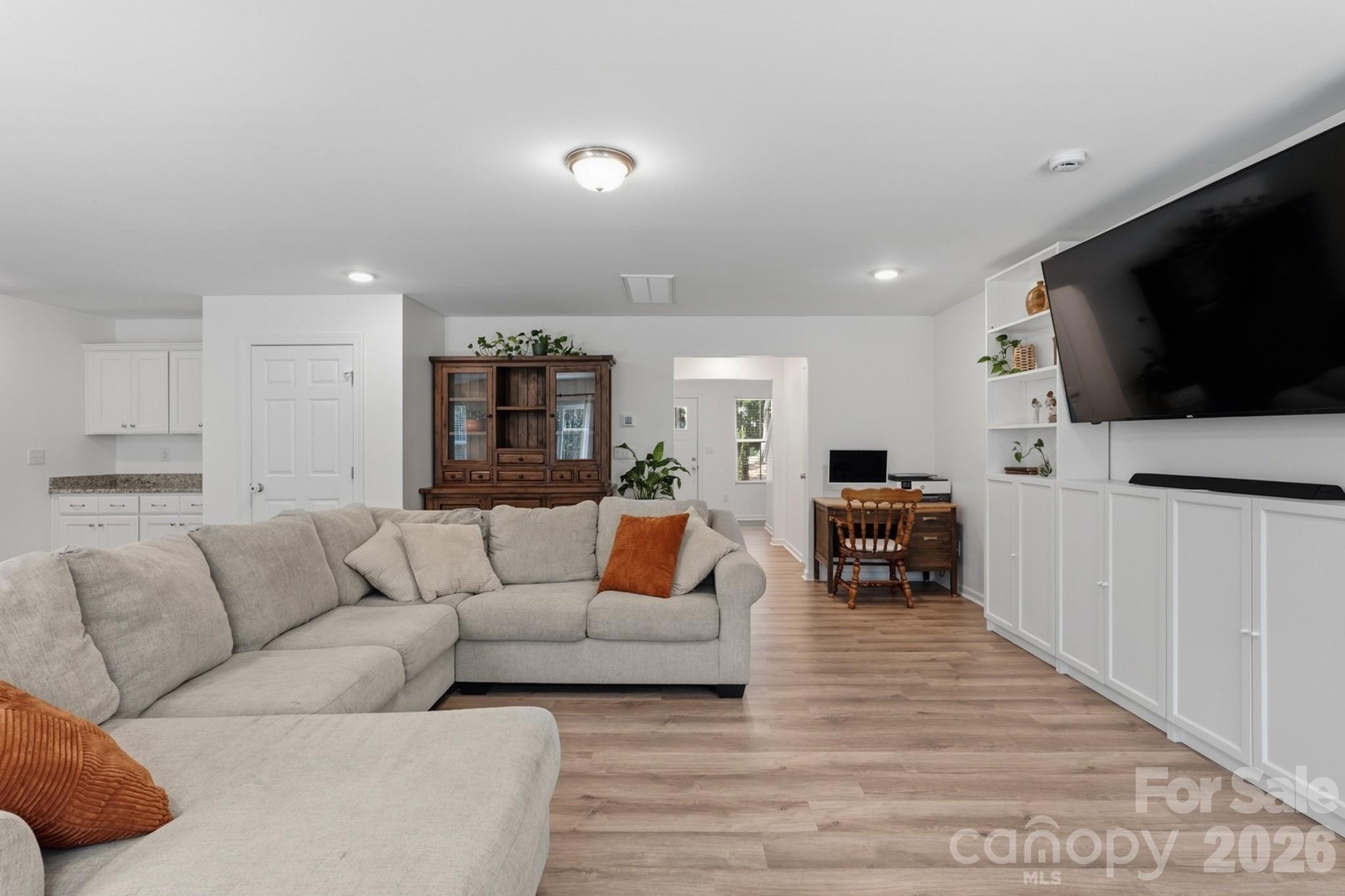 219 W North Corner Road