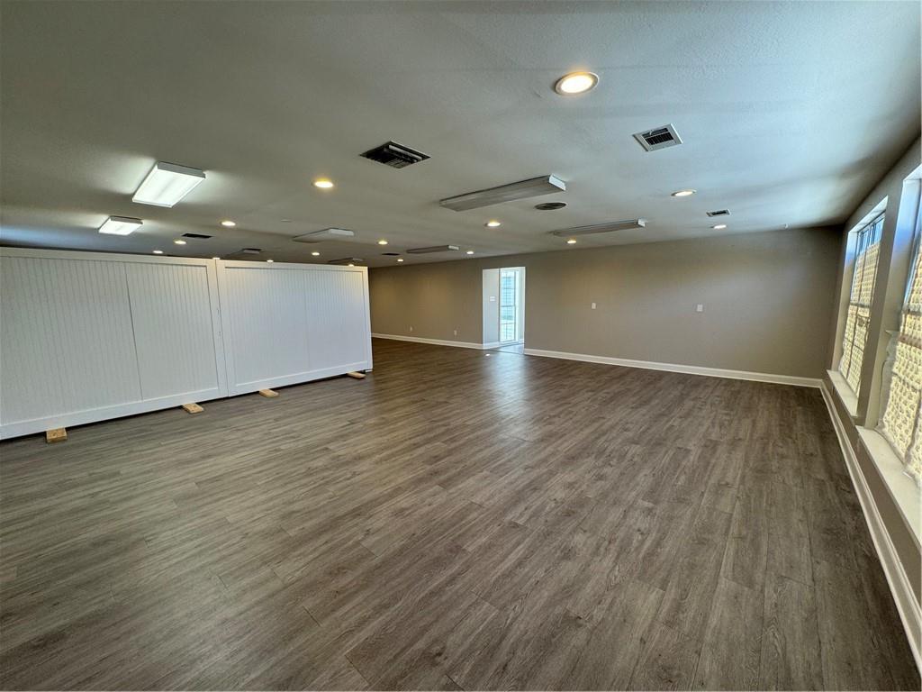 2540 N HWY 190 Highway 5