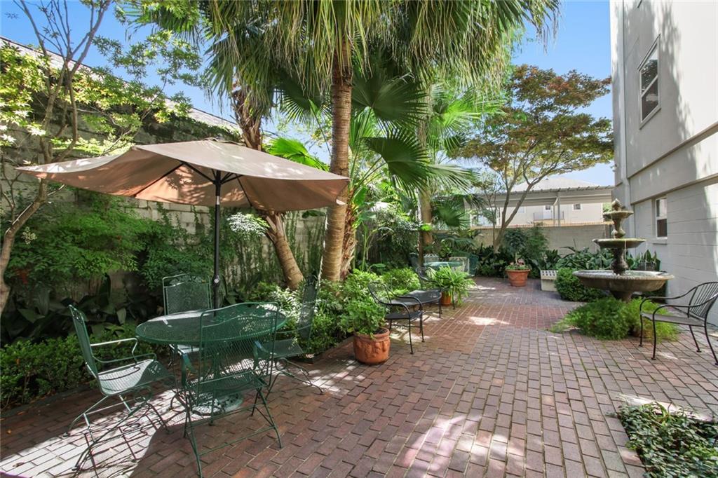1430 JACKSON Avenue 302