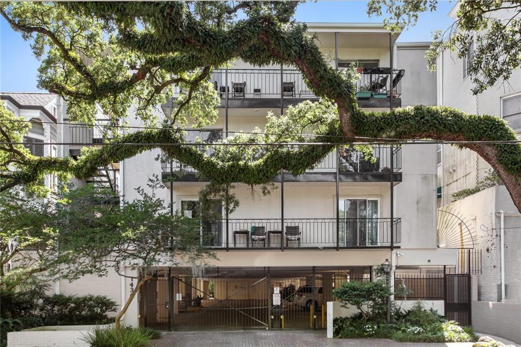 1430 JACKSON Avenue 302