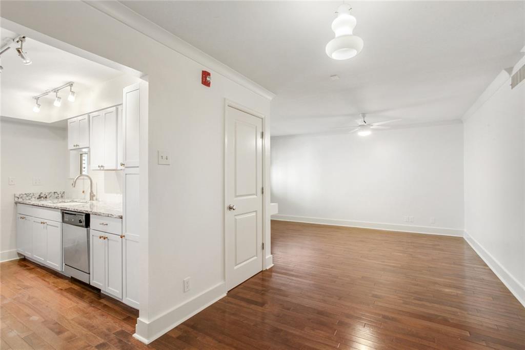 1430 JACKSON Avenue 302