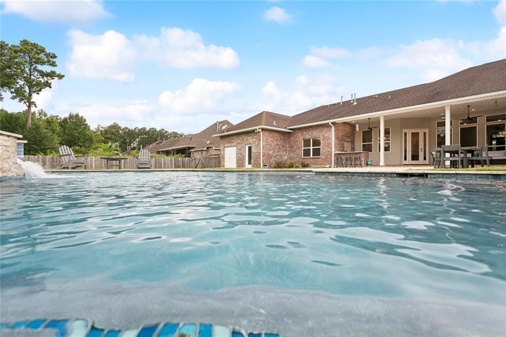 321 RED GUM Drive