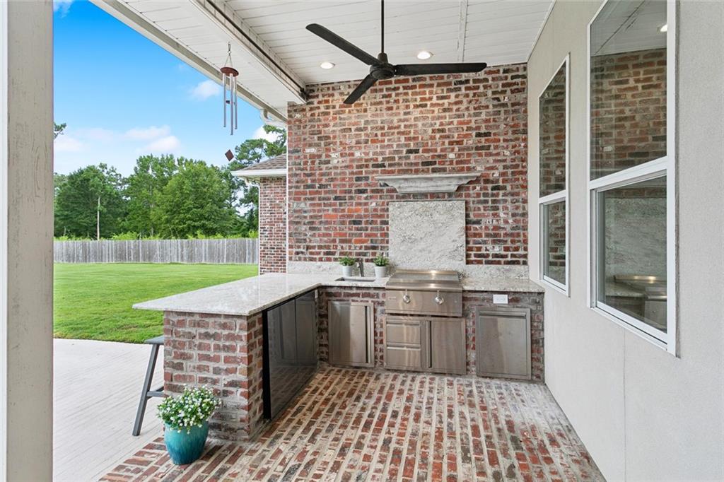 321 RED GUM Drive