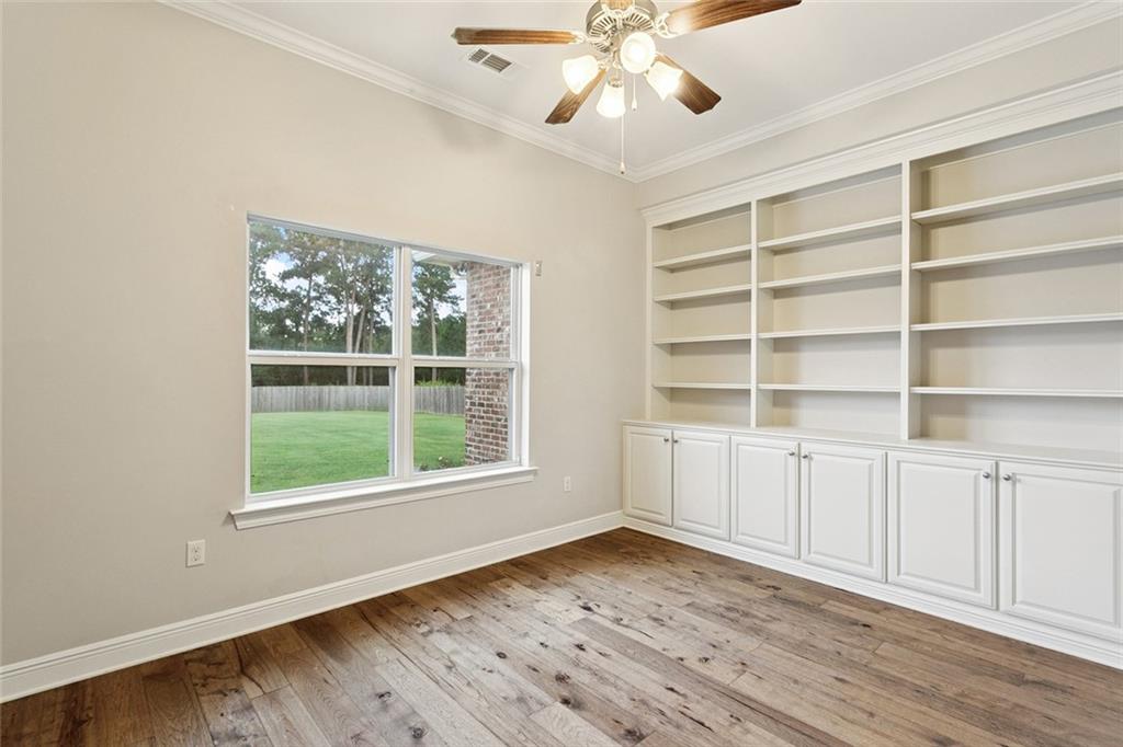321 RED GUM Drive