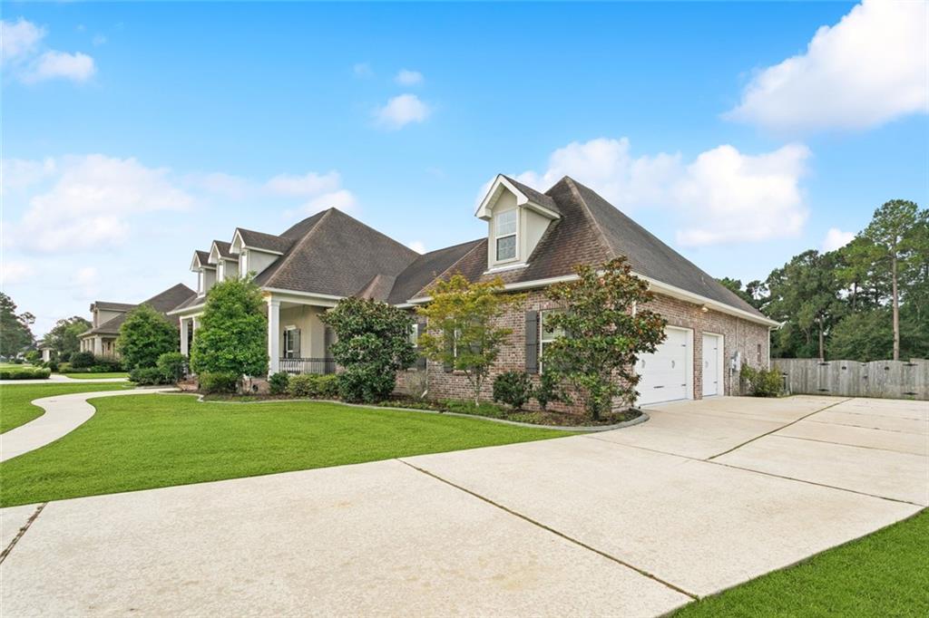 321 RED GUM Drive