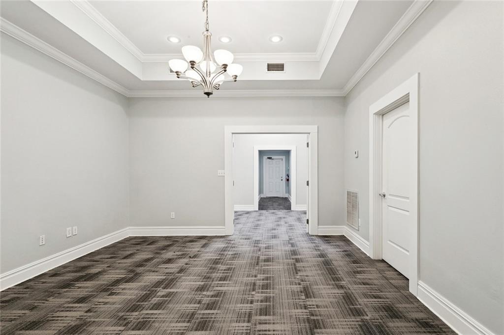 350 N CAUSEWAY Boulevard