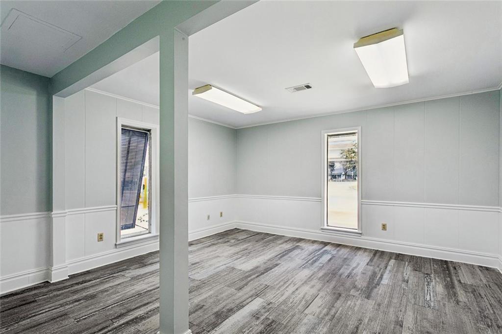 350 N CAUSEWAY Boulevard 100