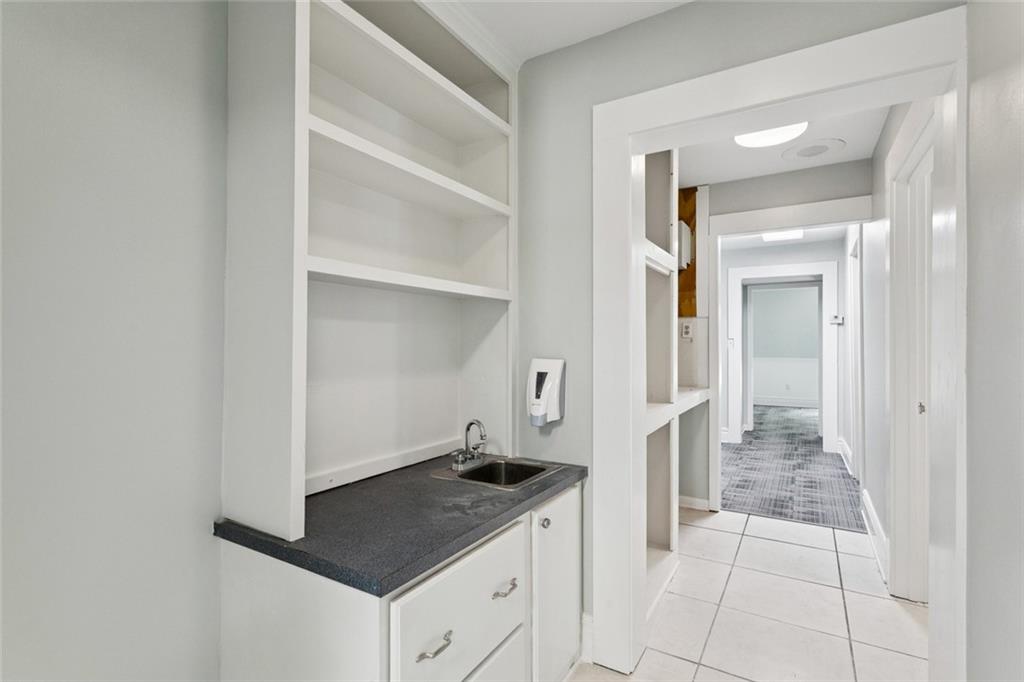 350 N CAUSEWAY Boulevard 200