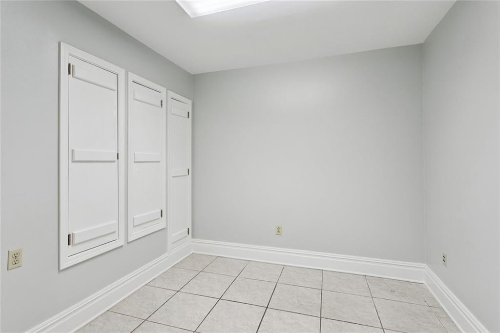 350 N CAUSEWAY Boulevard 200