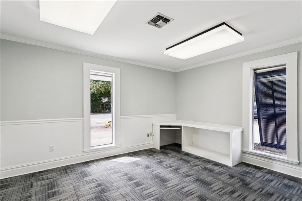 350 N CAUSEWAY Boulevard 300