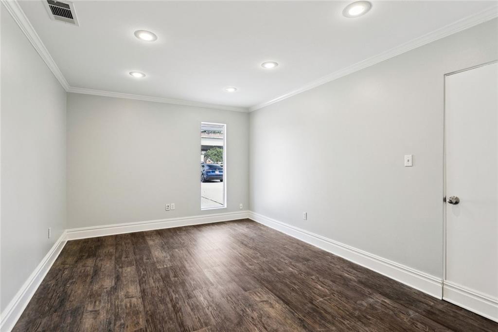 350 N CAUSEWAY Boulevard 400
