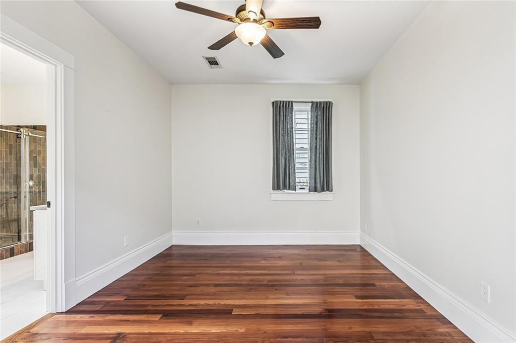 2206 URSULINES Avenue