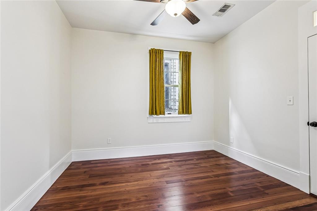 2206 URSULINES Avenue