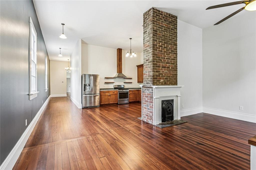 2206 URSULINES Avenue