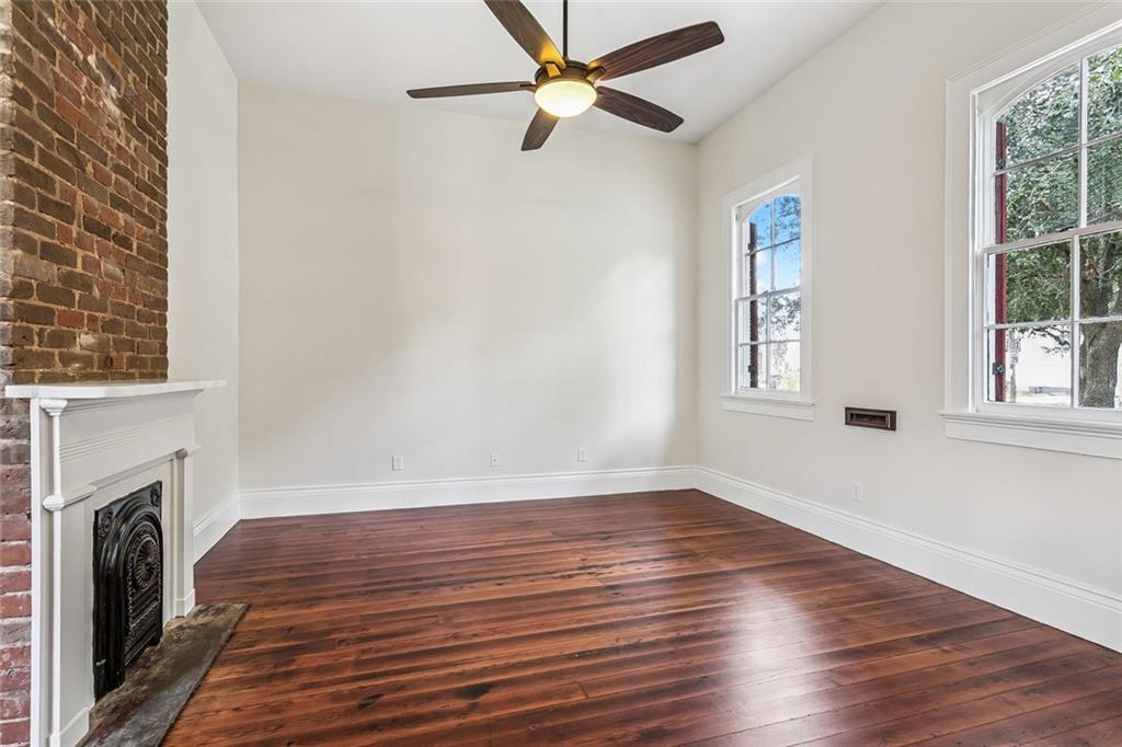 2206 URSULINES Avenue