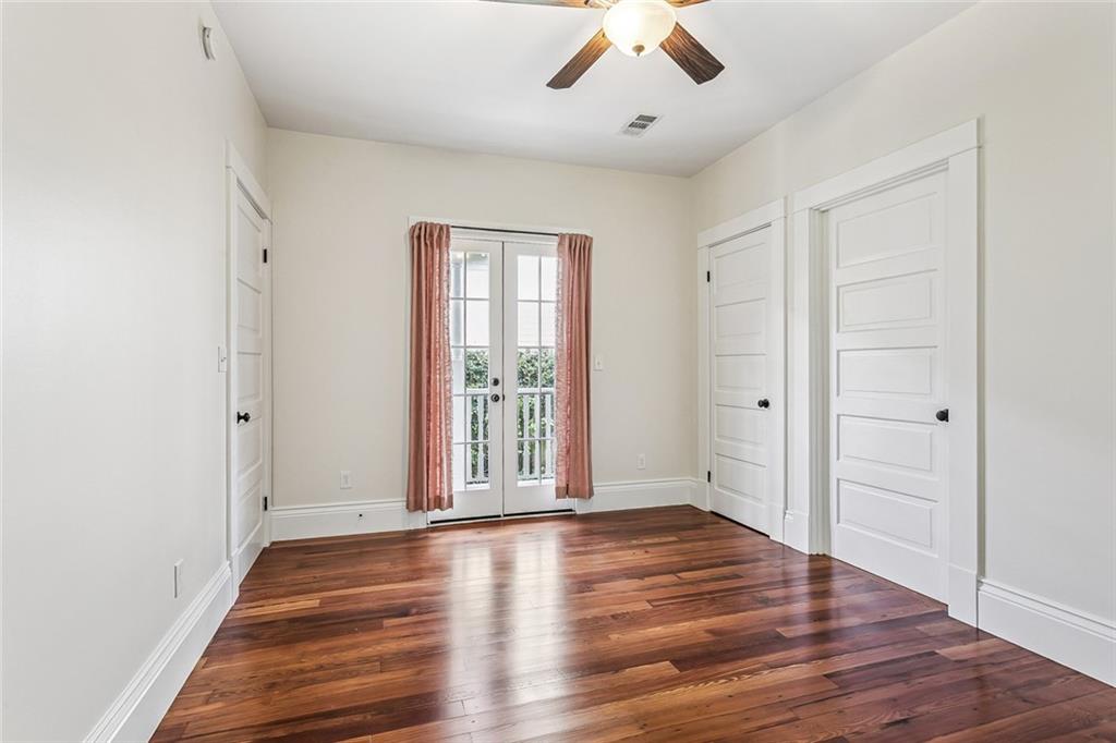 2206 URSULINES Avenue