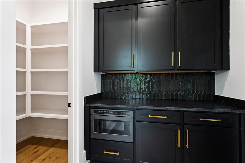 17252 ENGLISH SADDLE Lane