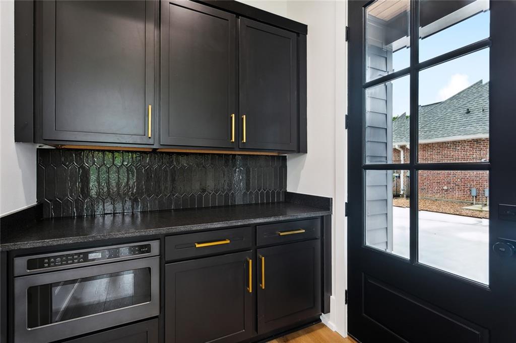 17252 ENGLISH SADDLE Lane