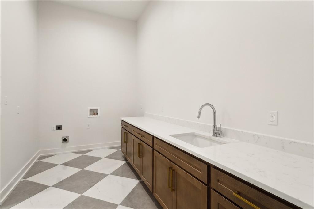 17252 ENGLISH SADDLE Lane