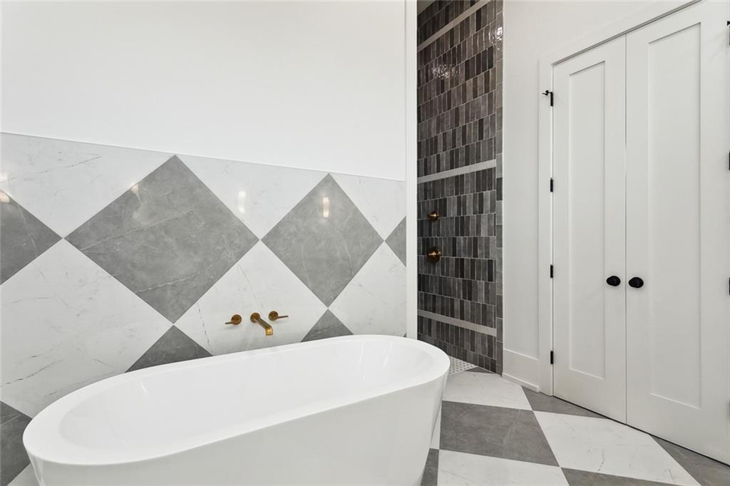 17252 ENGLISH SADDLE Lane