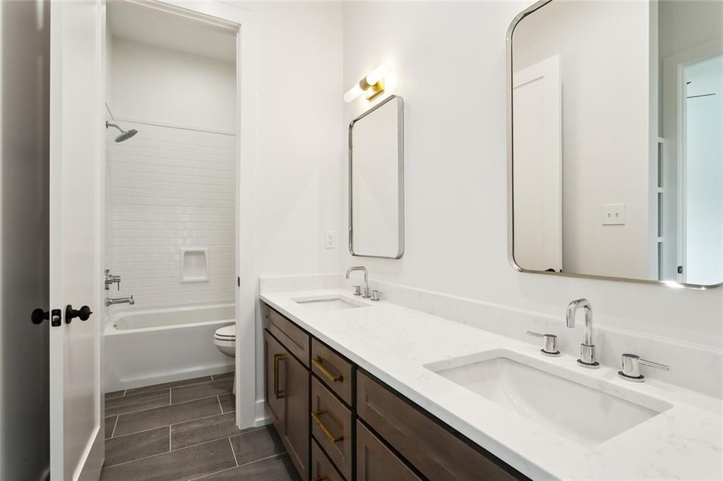 17252 ENGLISH SADDLE Lane