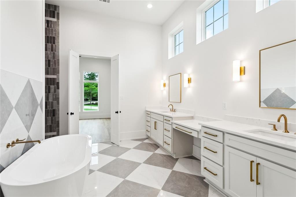 17252 ENGLISH SADDLE Lane